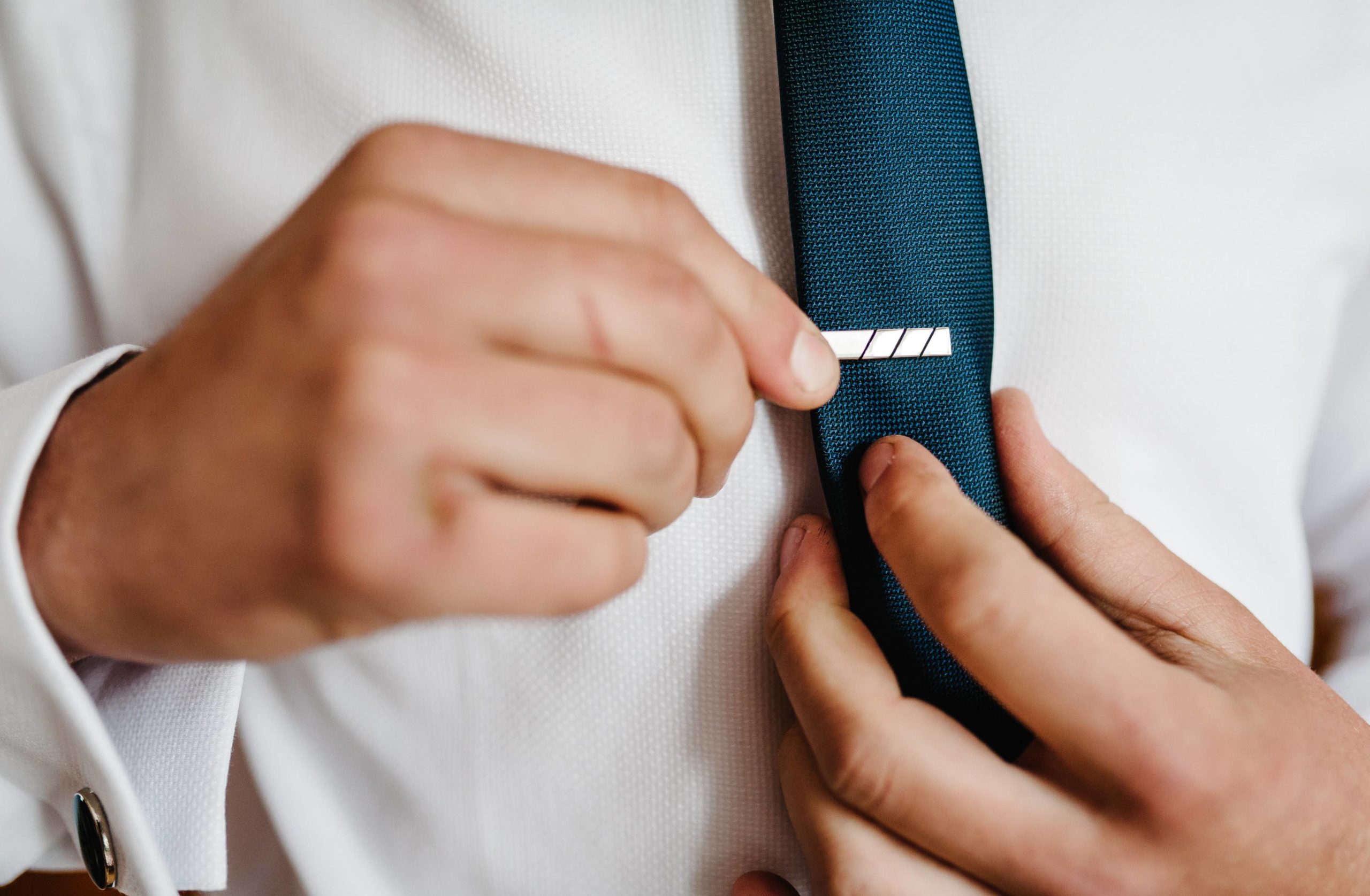 Spinki do krawata — wszystko, co powinieneś o nich wiedzieć