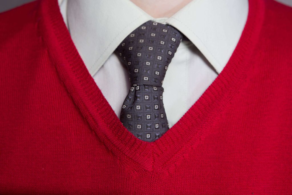 Sweter w serek. Główne.