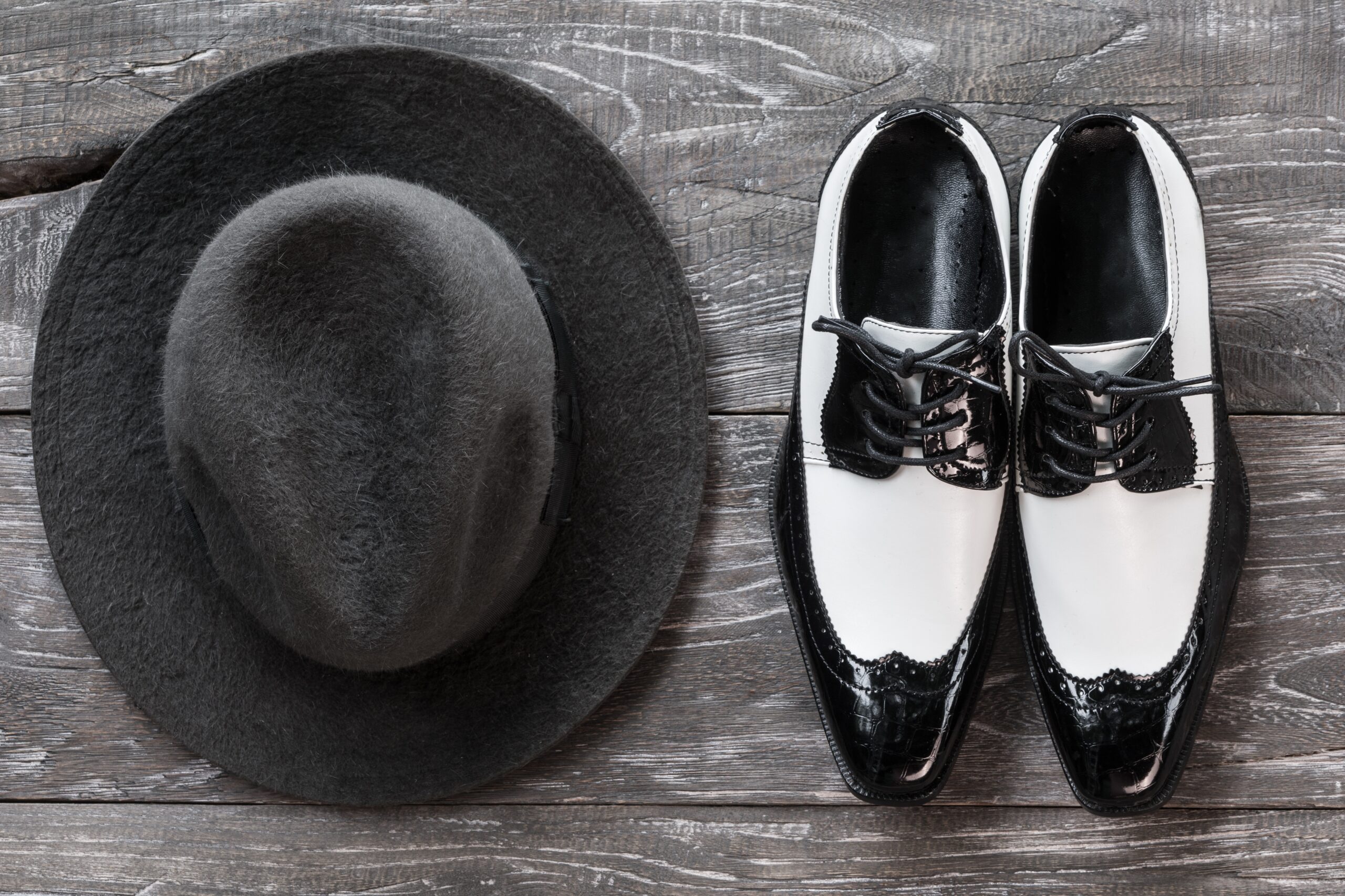 Buty caponki – dwukolorowe buty warte uwagi. Co musisz o nich wiedzieć?