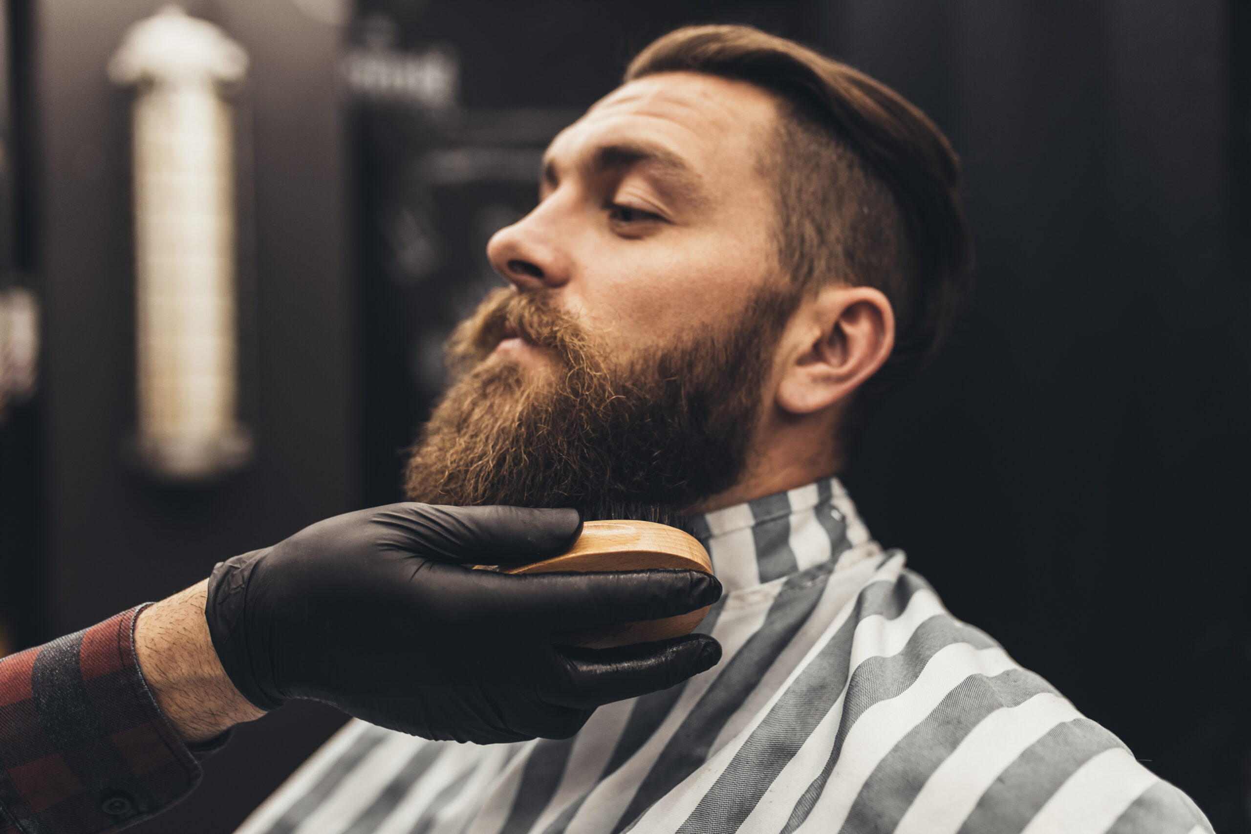 Jak dbać o brodę? Strzyżenie, pielęgnacja i konturowanie brody. Poradnik