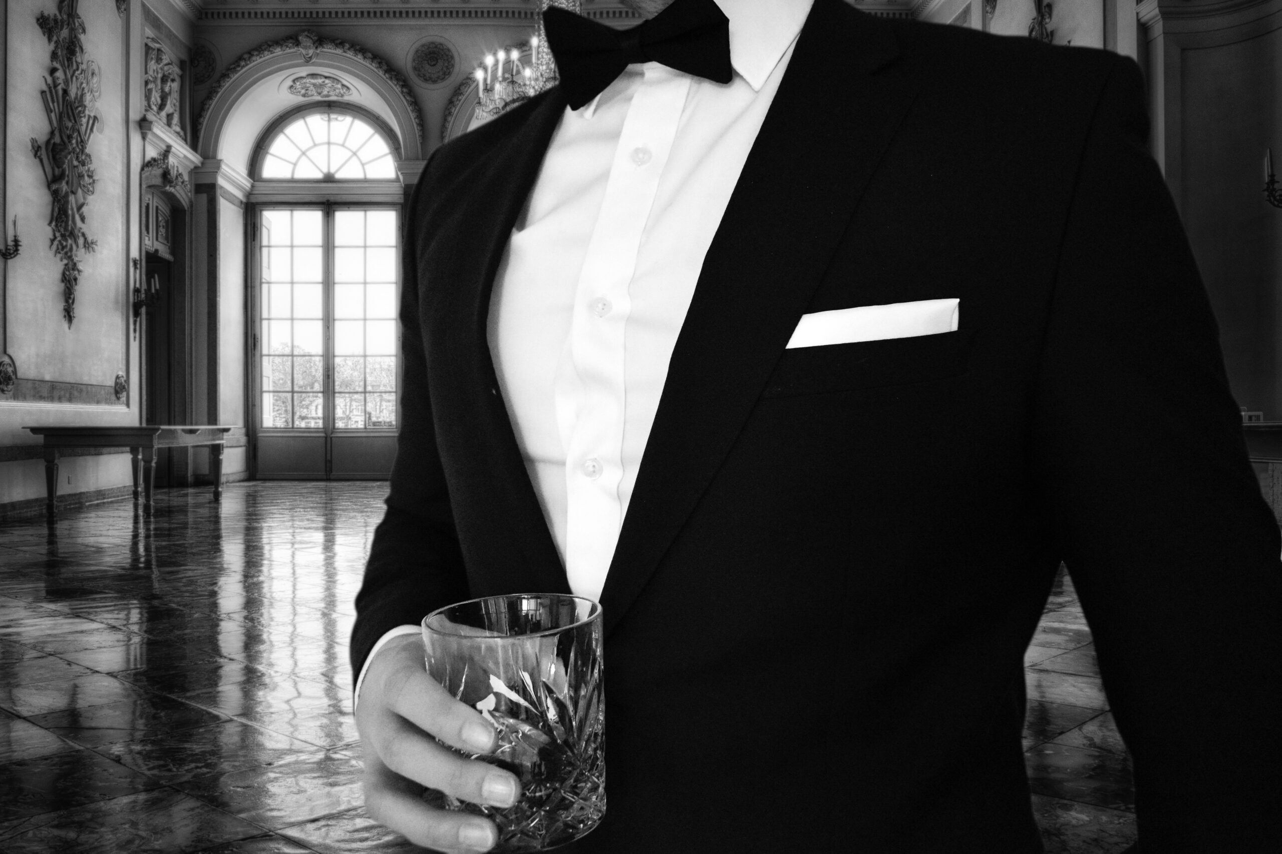 James Bond: Roger Moore – 007 lat 70. i 80. Analiza stylu