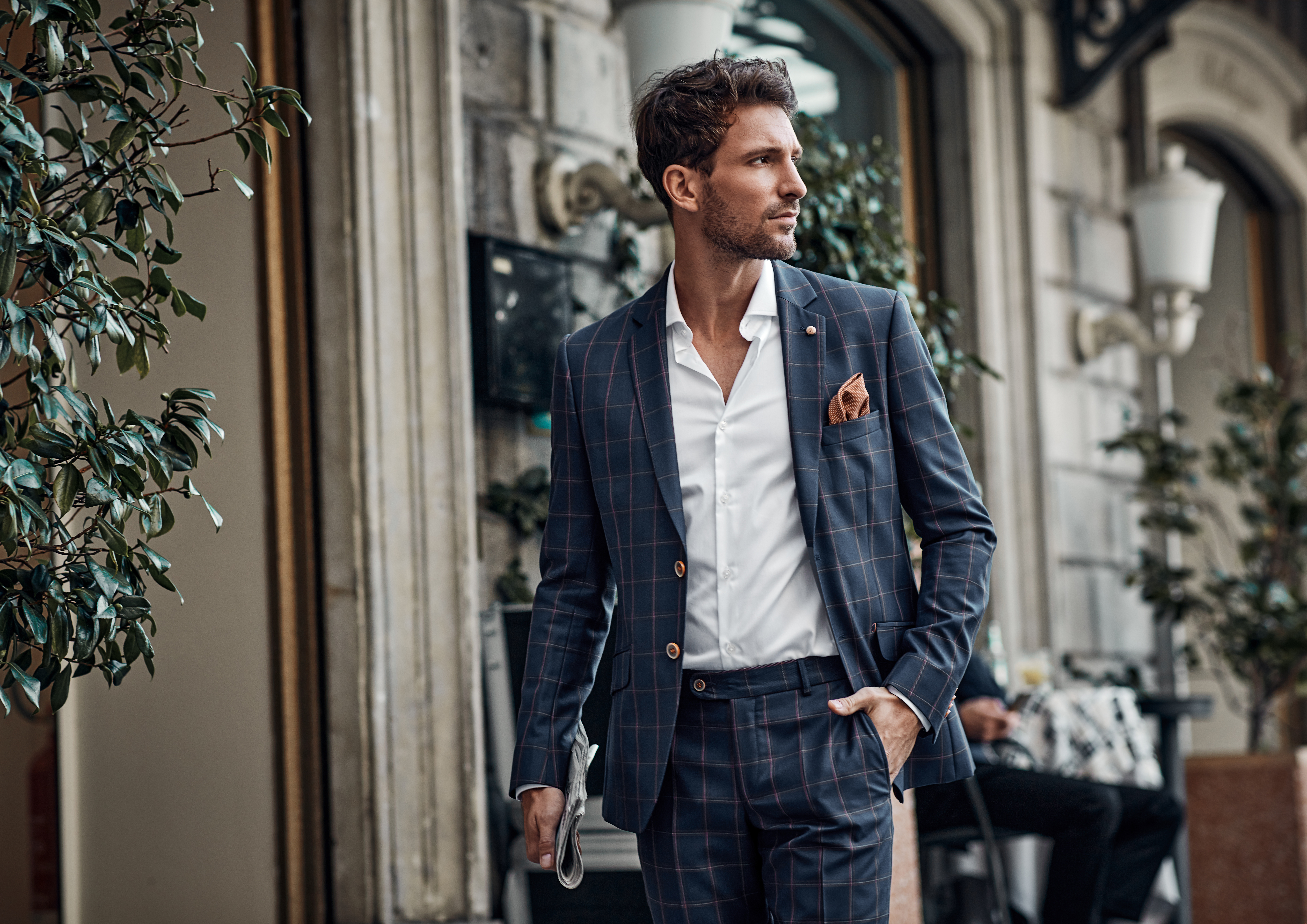 Jak stylizować eleganckie spodnie męskie w kratę? TOP 5 pomysłów
