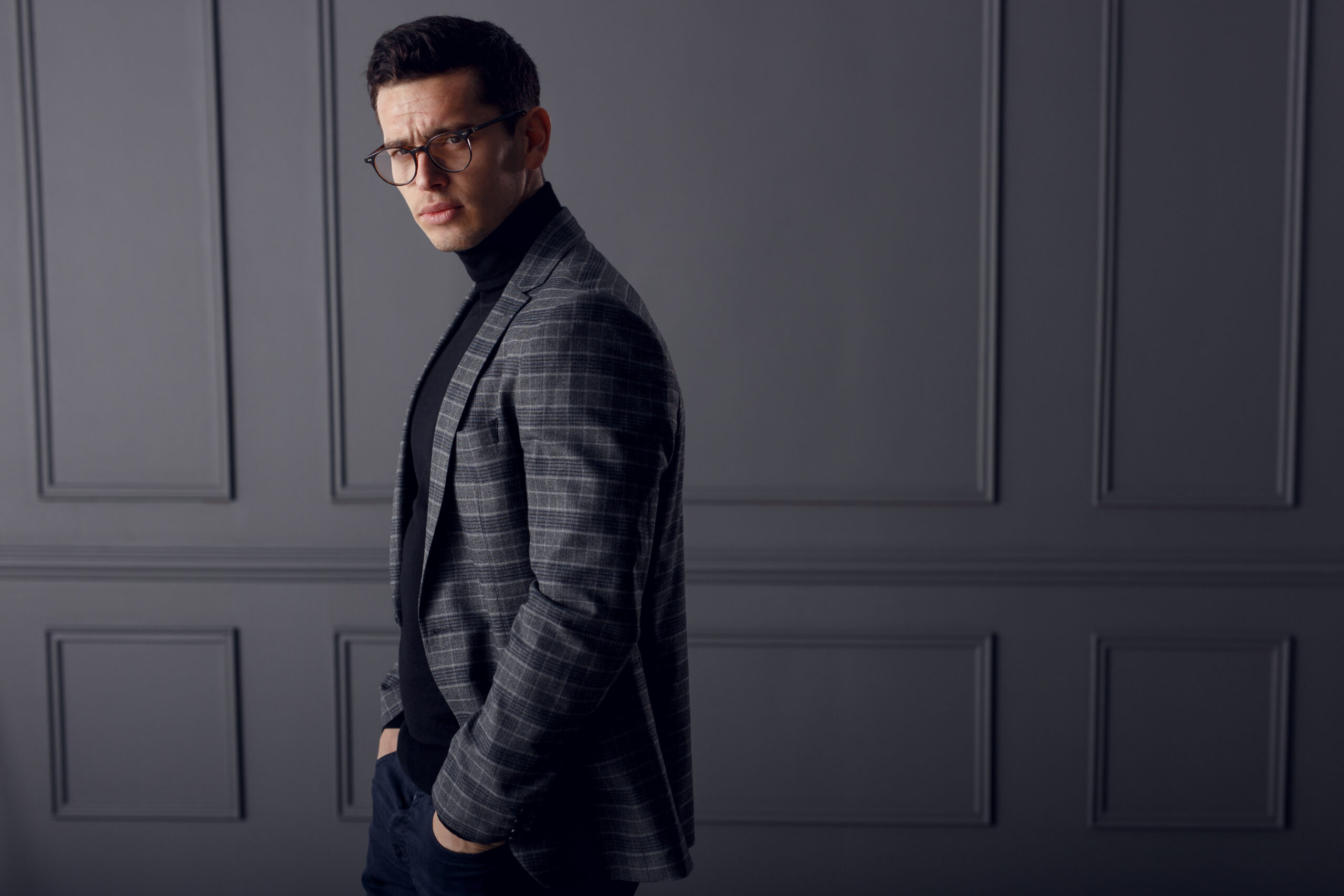 Sweter pod marynarkę, czyli jak się ubrać elegancko w zimie?